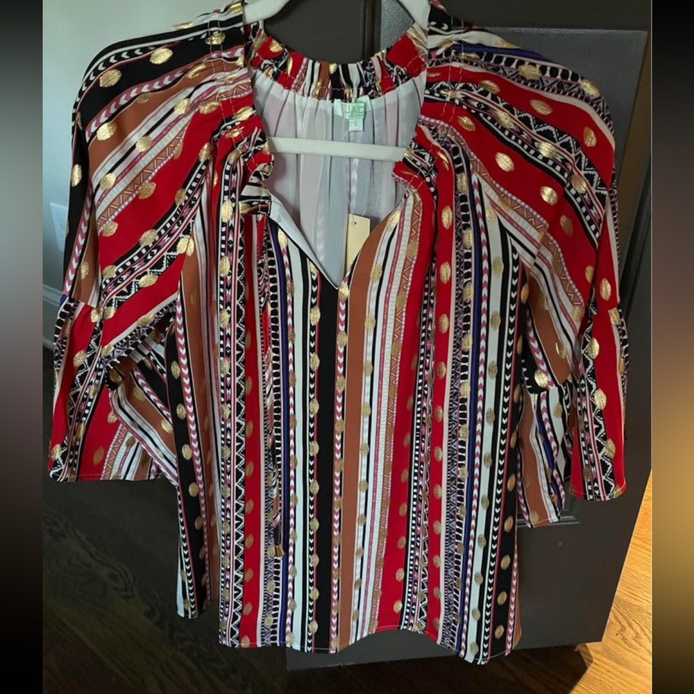 Size small but a bit generous I would say.
